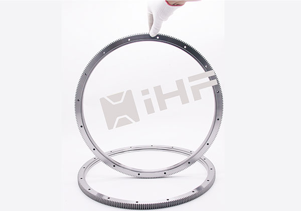 交叉圓柱滾子軸承外圈齒輪